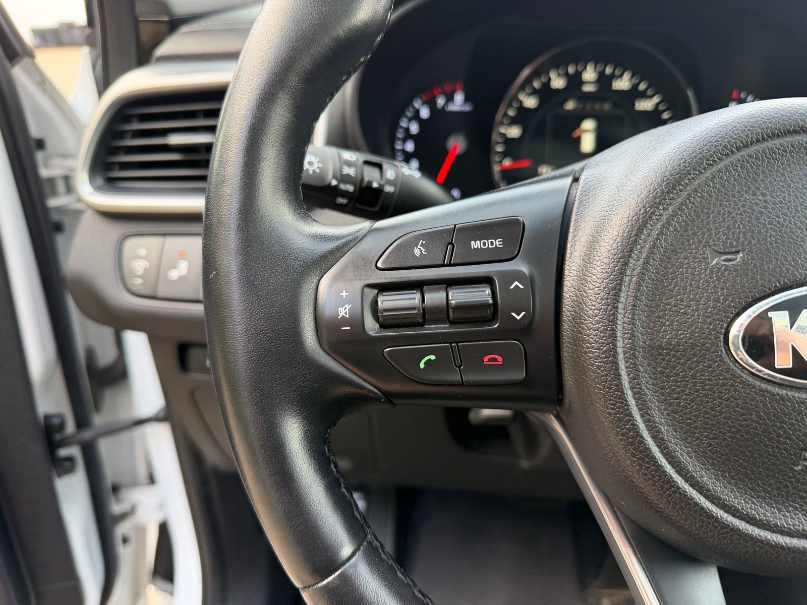 Used 2017 Kia Sorento SX image 14