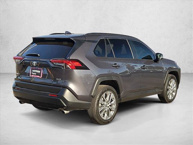 Used 2021 Toyota RAV4 XLE Premium FWD image 5