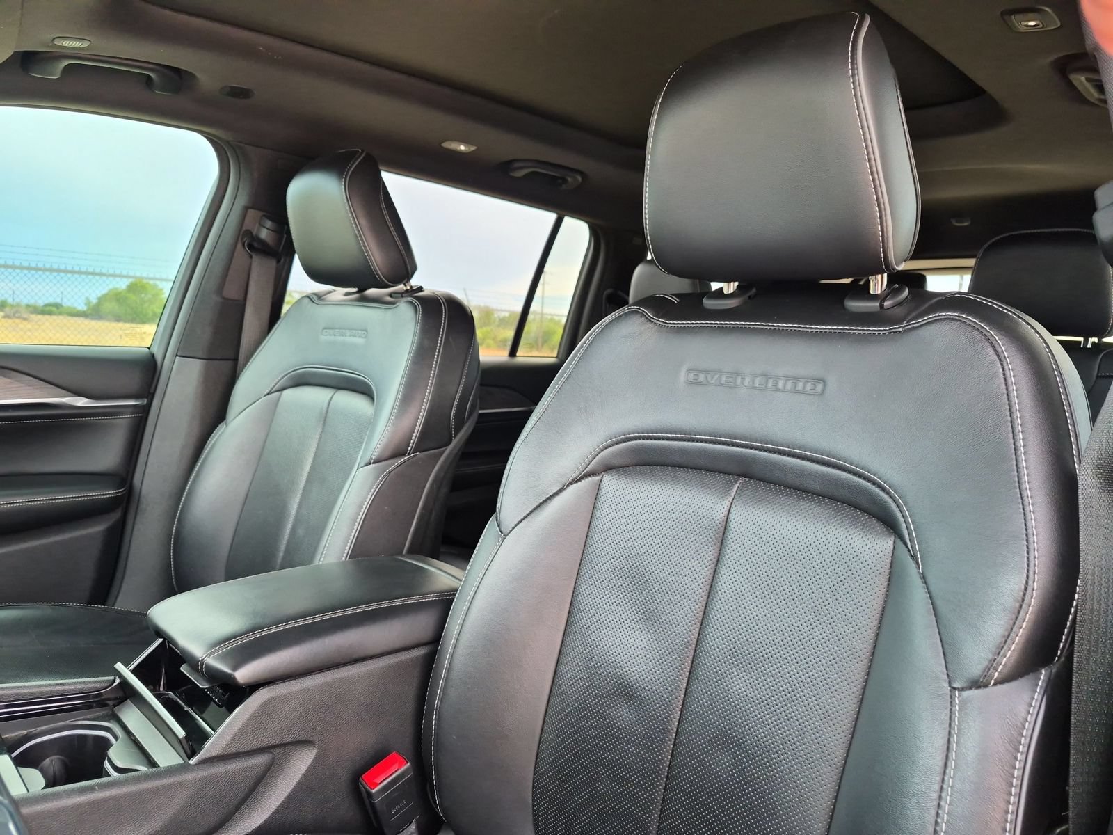 Used 2023 Jeep Grand Cherokee L Overland AWD/4WD image 12
