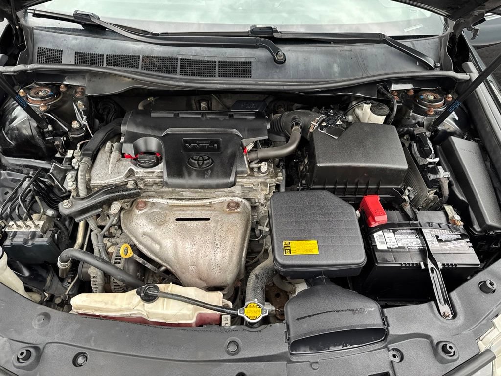 Used 2014 Toyota Camry SE w/ Moonroof Package FWD image 12