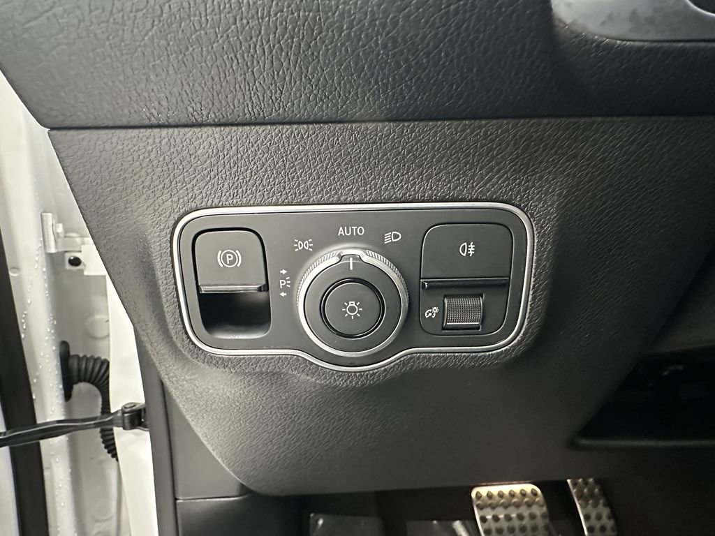 Certified 2024 Mercedes-Benz EQB 250+ image 34