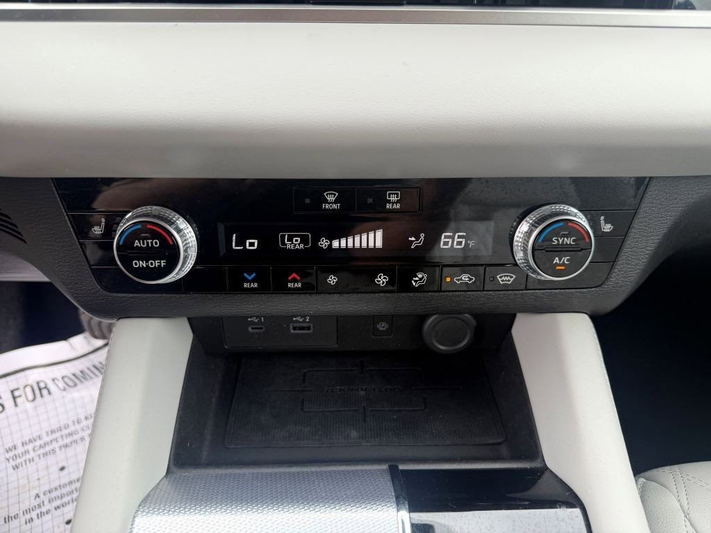Used 2024 Mitsubishi Outlander SEL AWD/4WD image 18