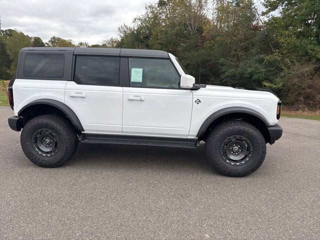 New 2025 Ford Bronco Outer Banks w/ Sasquatch Package image 3