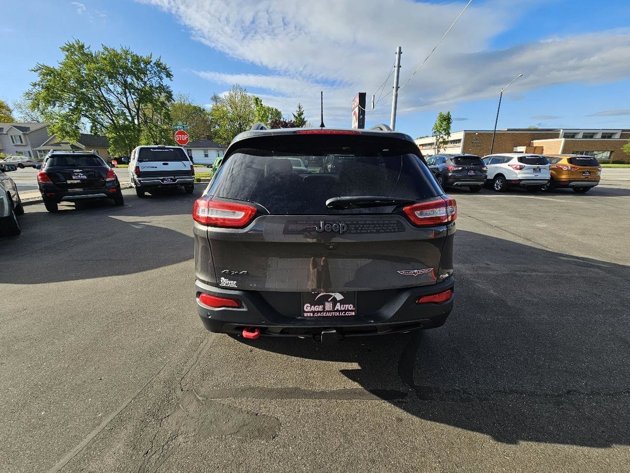 Used 2018 Jeep Cherokee Trailhawk AWD/4WD image 9