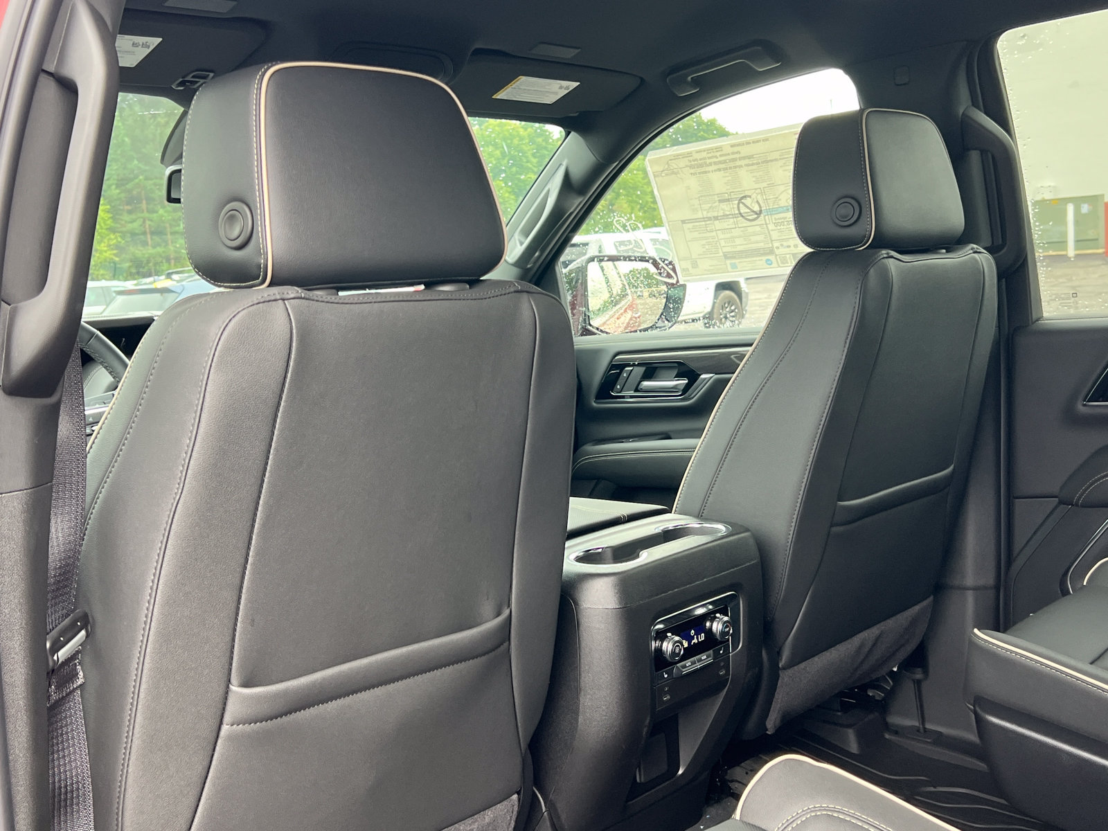 New 2026 GMC Yukon Elevation w/ LPO, Elevation Black Package AWD/4WD image 37