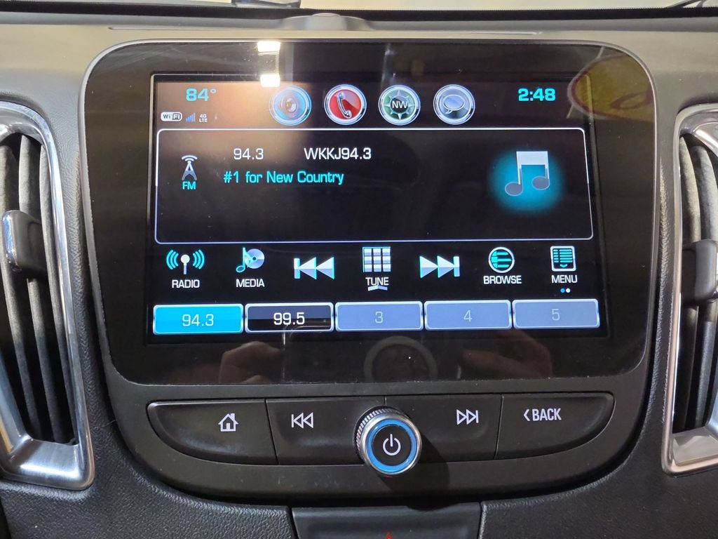 Used 2018 Chevrolet Malibu LT FWD image 12