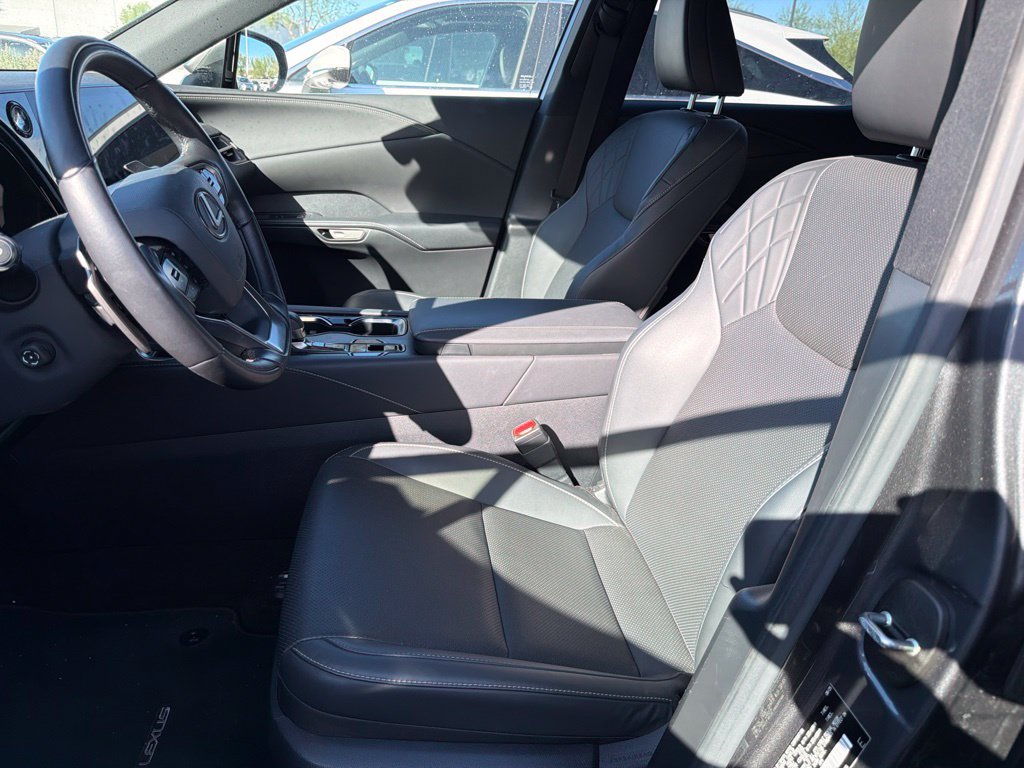 Used 2025 Lexus RX 350 Premium w/ Accessory Package FWD image 3