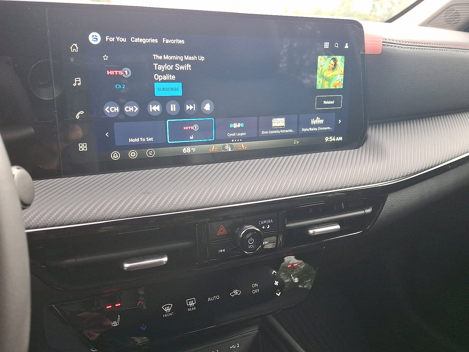 Used 2026 Nissan Kicks SR w/ Cold Weather Package image 8