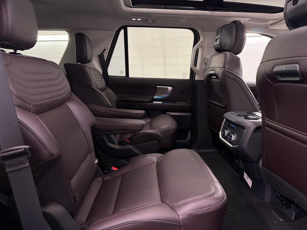 New 2026 Ford Expedition Platinum image 30