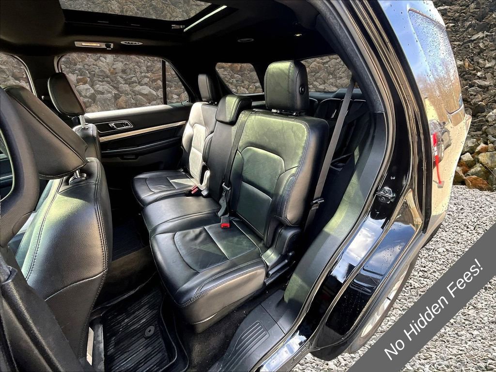 Used 2018 Ford Explorer XLT w/ Equipment Group 202A AWD/4WD image 21