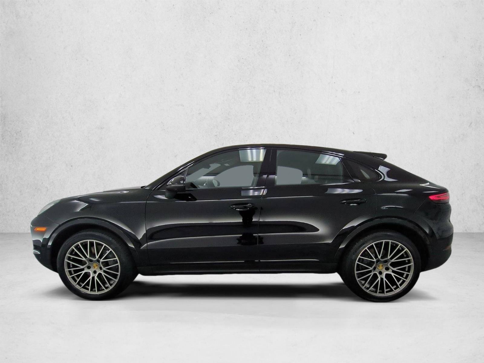Used 2023 Porsche Cayenne S Platinum AWD/4WD image 2