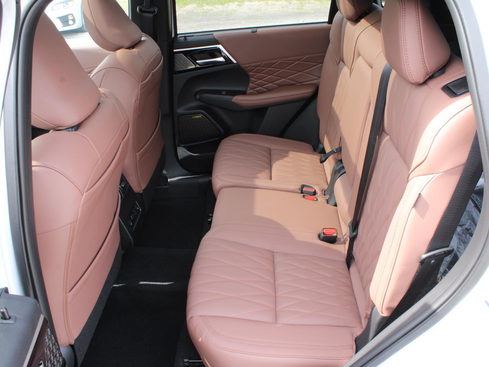 New 2025 Mitsubishi Outlander SEL image 19