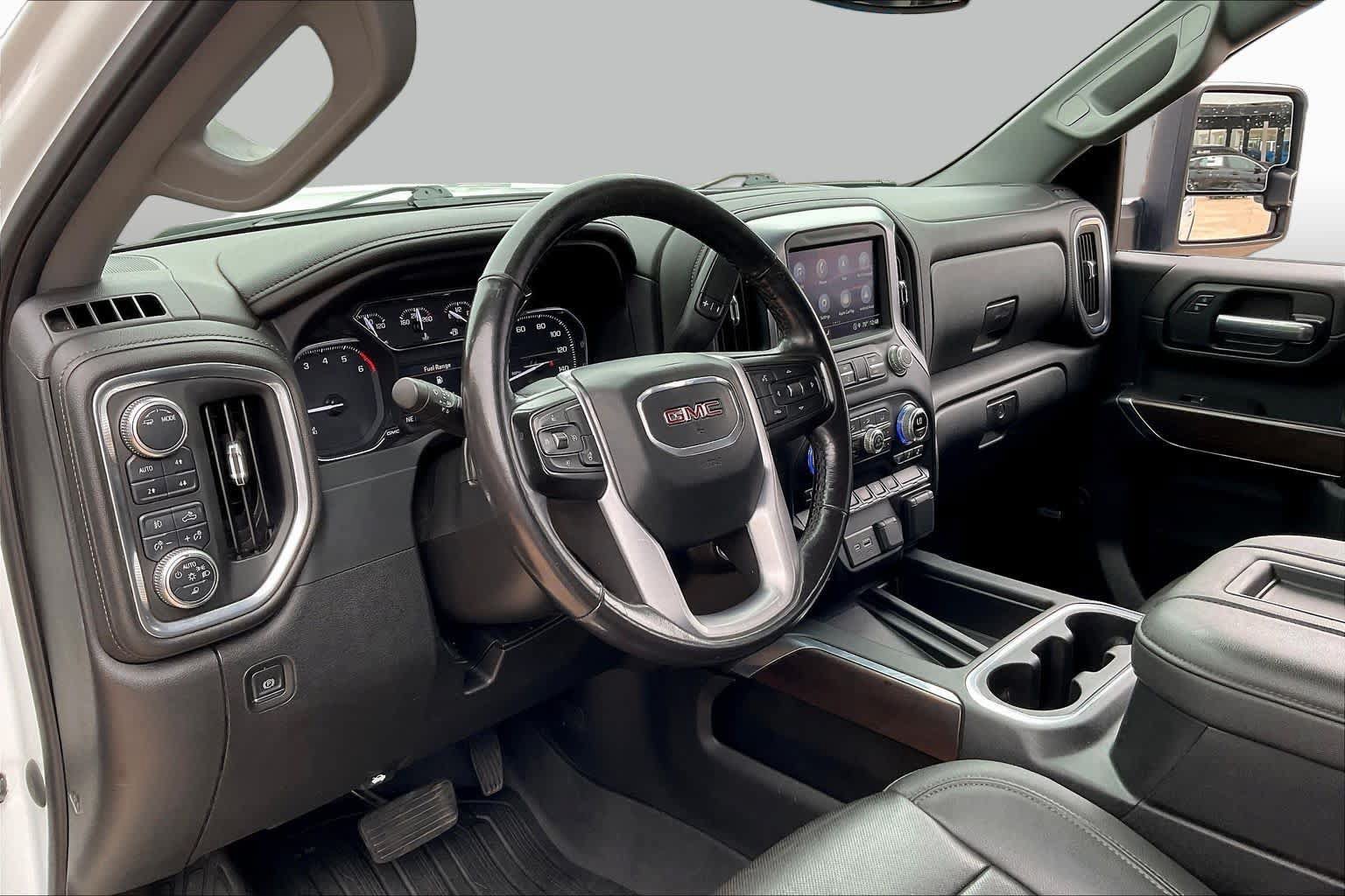 Used 2021 GMC Sierra 2500 SLT w/ SLT Premium Package AWD/4WD image 16