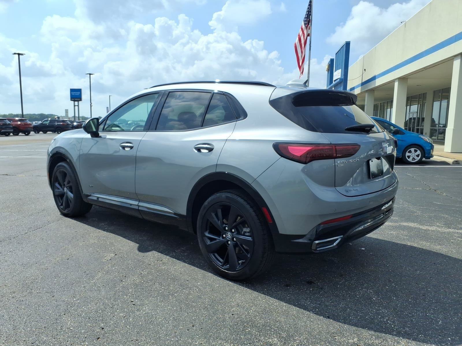 Used 2024 Buick Envision Sport Touring AWD/4WD image 3