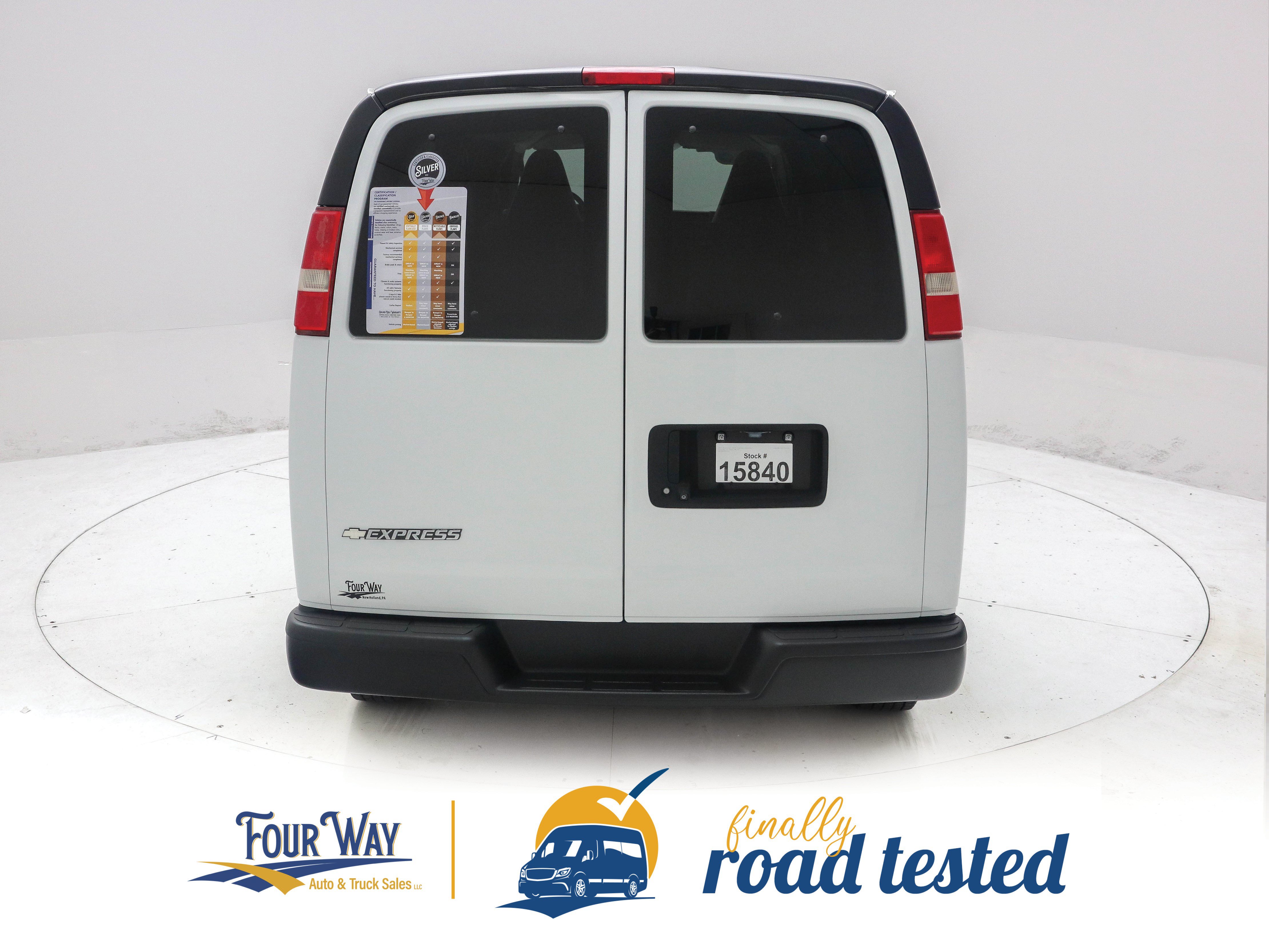 Used 2017 Chevrolet Express 3500 LS w/ Cold Climate Package RWD image 5