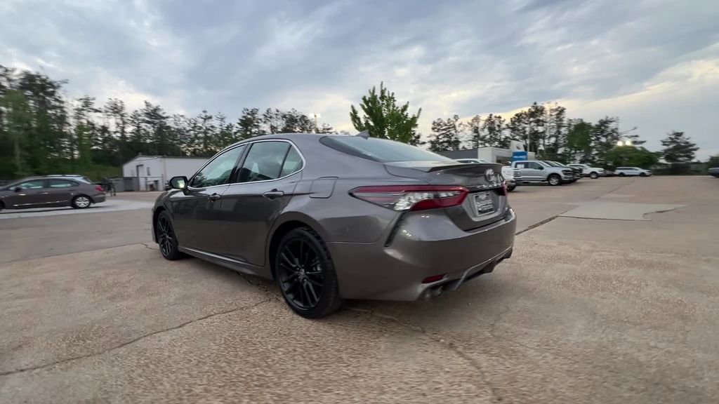 Used 2024 Toyota Camry XSE FWD image 6