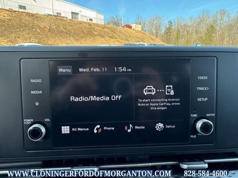 Used 2023 Kia Carnival LX image 30