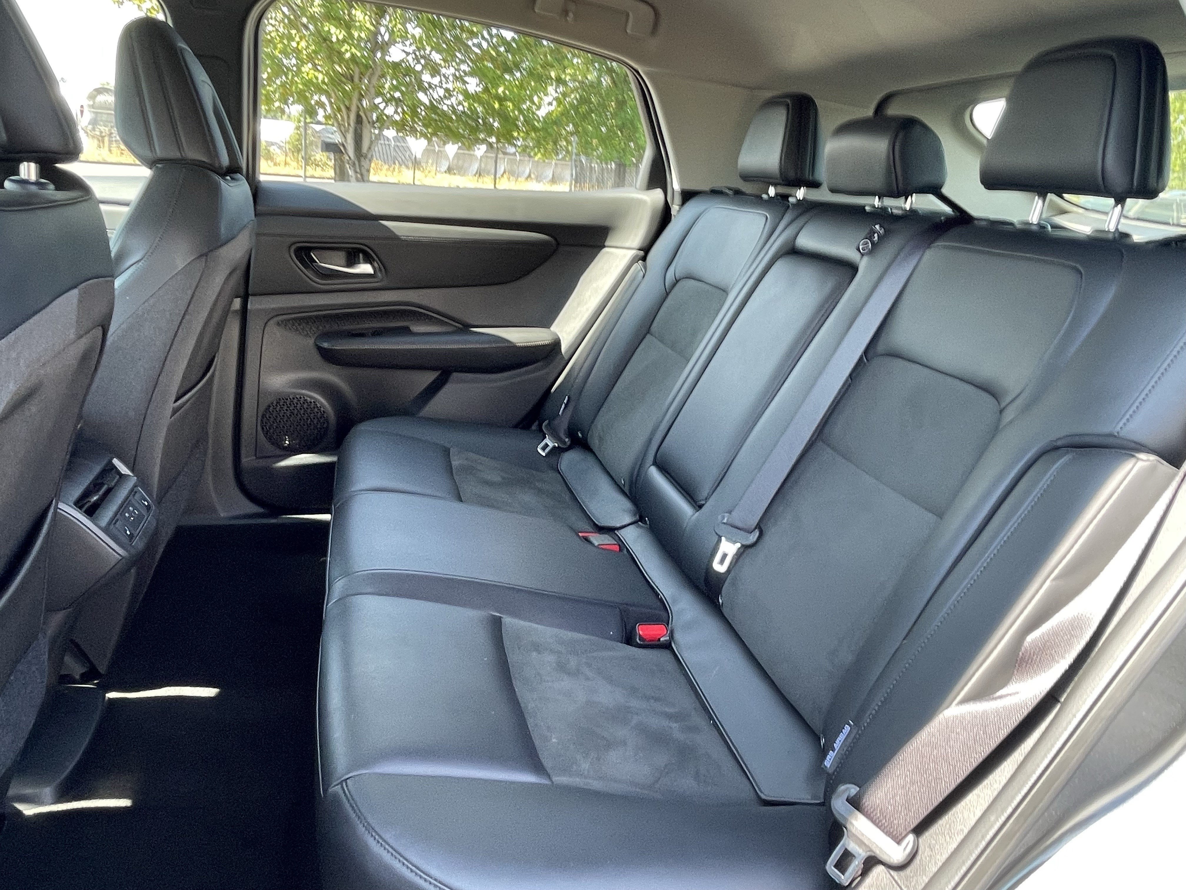 Used 2024 Nissan Ariya AWD image 16