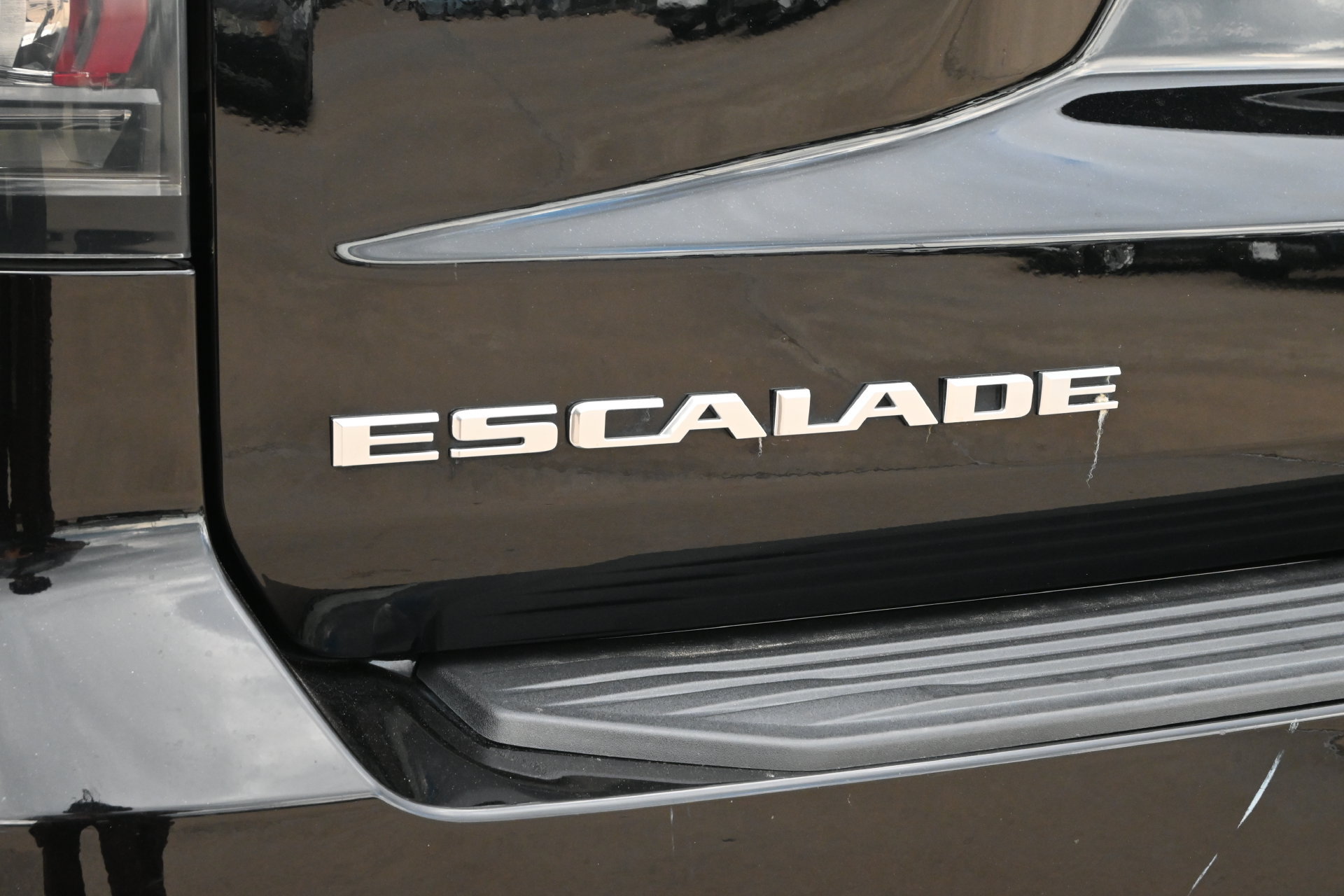 Certified 2022 Cadillac Escalade ESV Luxury RWD image 20