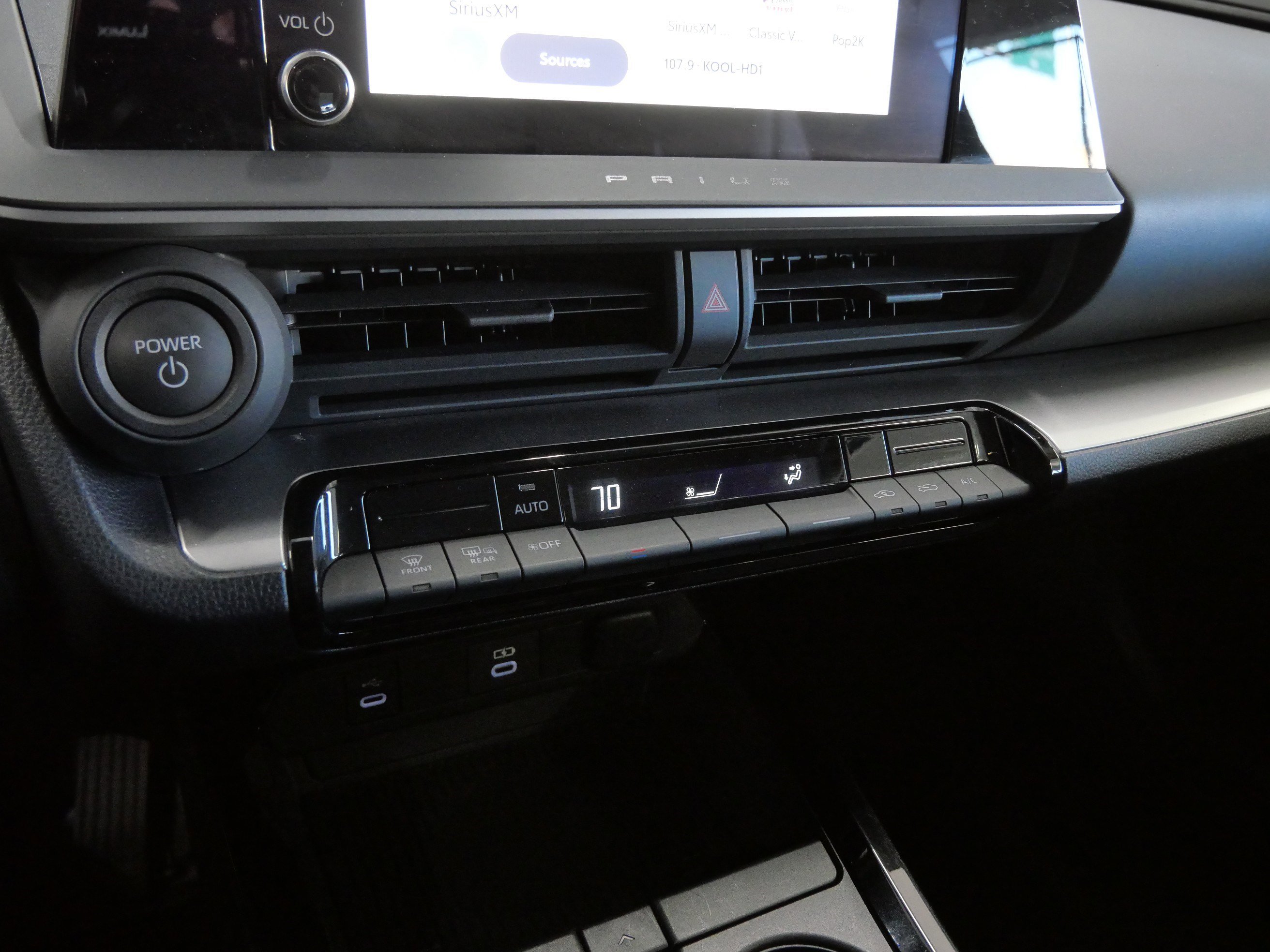 Used 2025 Toyota Prius LE image 24