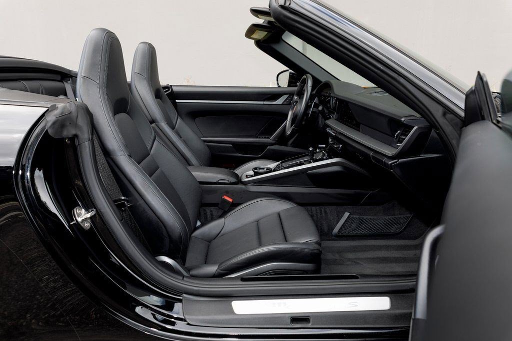 Used 2024 Porsche 911 Carrera S image 32