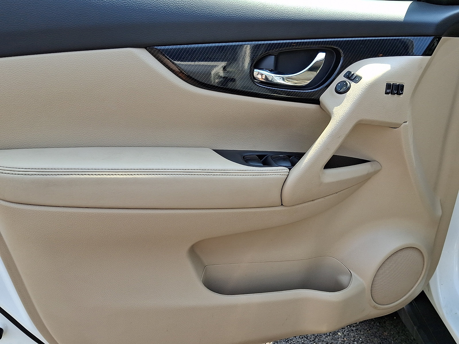 Used 2020 Nissan Rogue SL AWD/4WD image 12