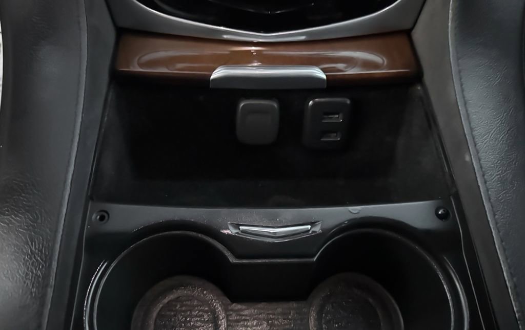 Used 2020 Cadillac Escalade ESV 4WD image 31