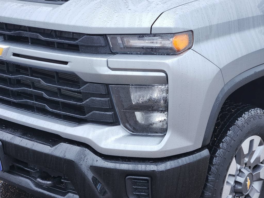 Used 2025 Chevrolet Silverado 2500 Custom w/ Custom Convenience Package AWD/4WD image 8