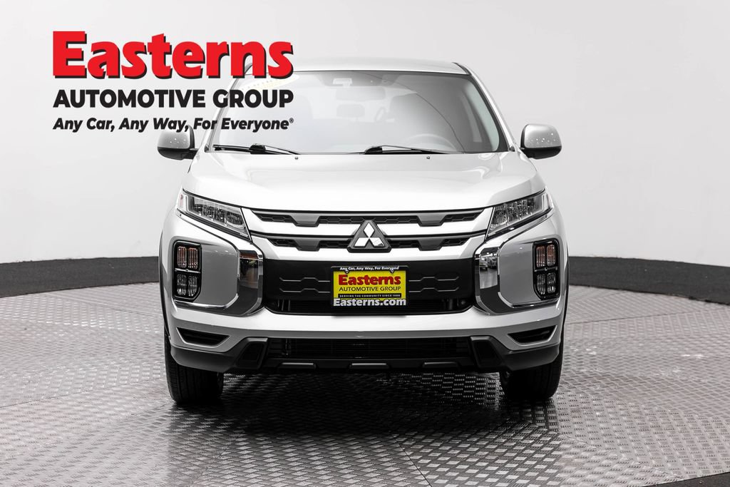 Used 2025 Mitsubishi Outlander Sport SE AWD/4WD image 2