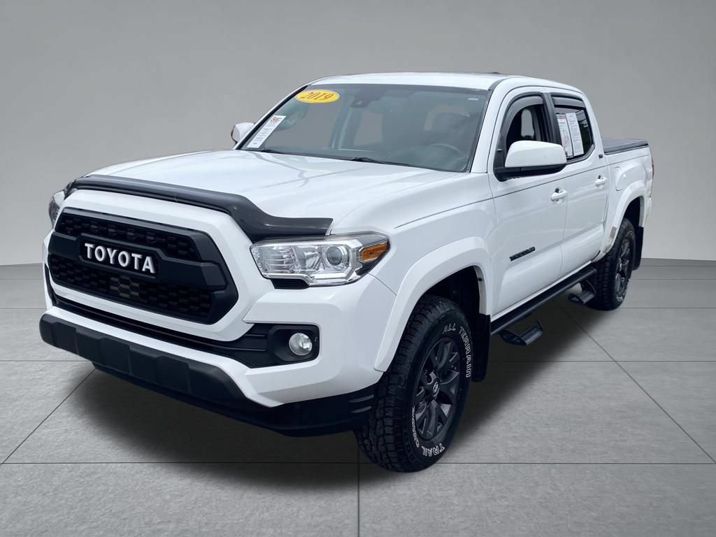 Used 2020 Toyota Tacoma SR5 RWD image 2