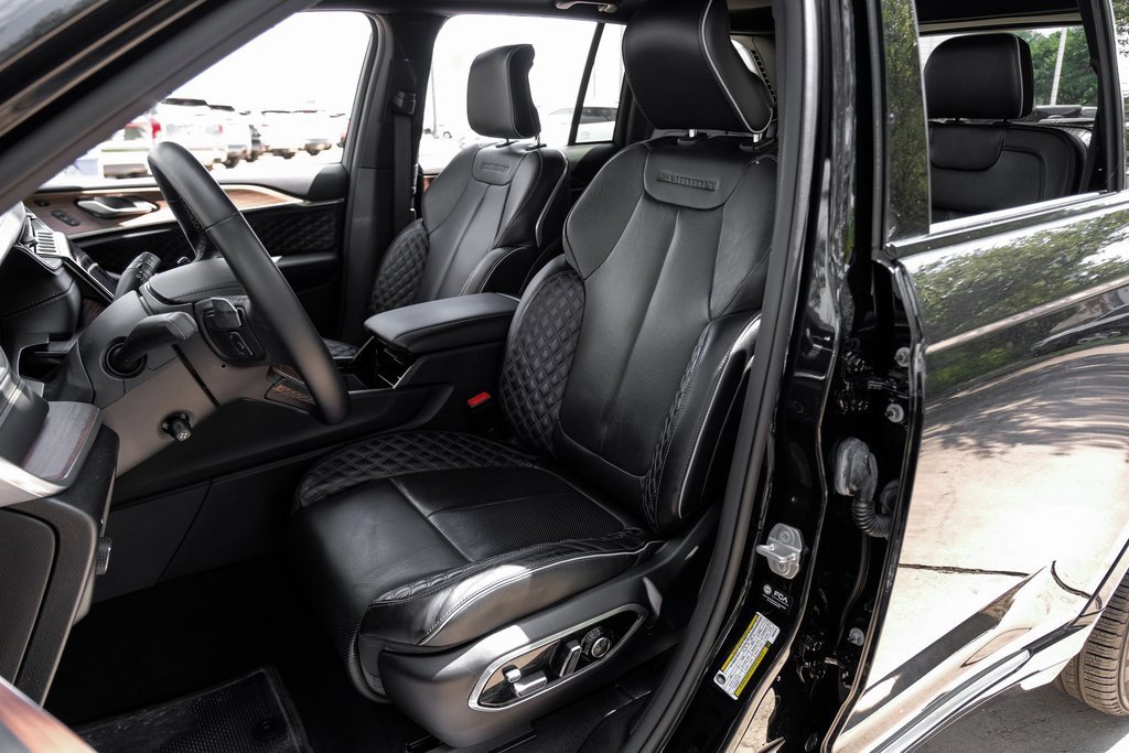 Used 2022 Jeep Grand Cherokee Summit image 8