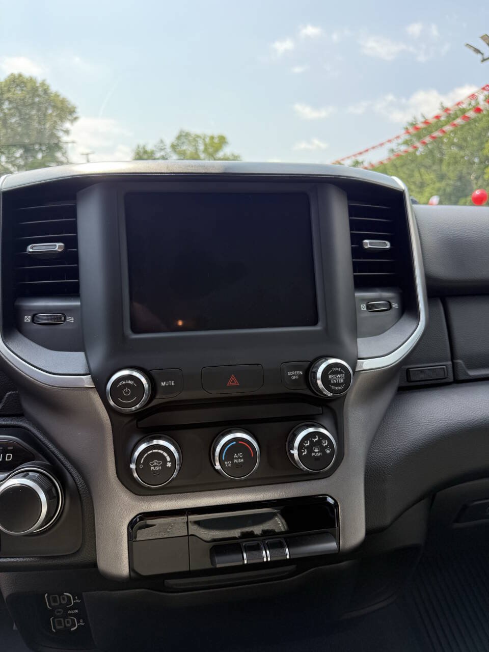 Used 2019 RAM 1500 Big Horn AWD/4WD image 11