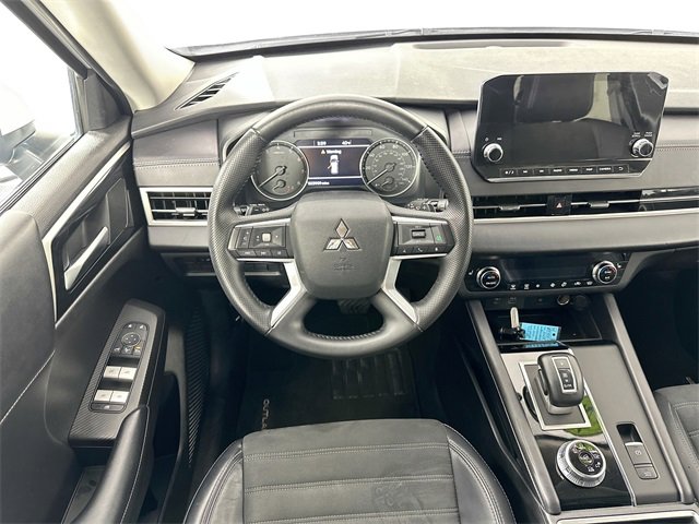Used 2024 Mitsubishi Outlander SE image 10