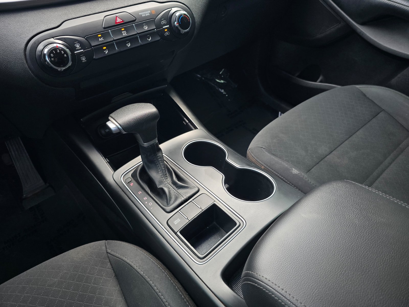 Used 2020 Kia Sorento LX FWD image 16
