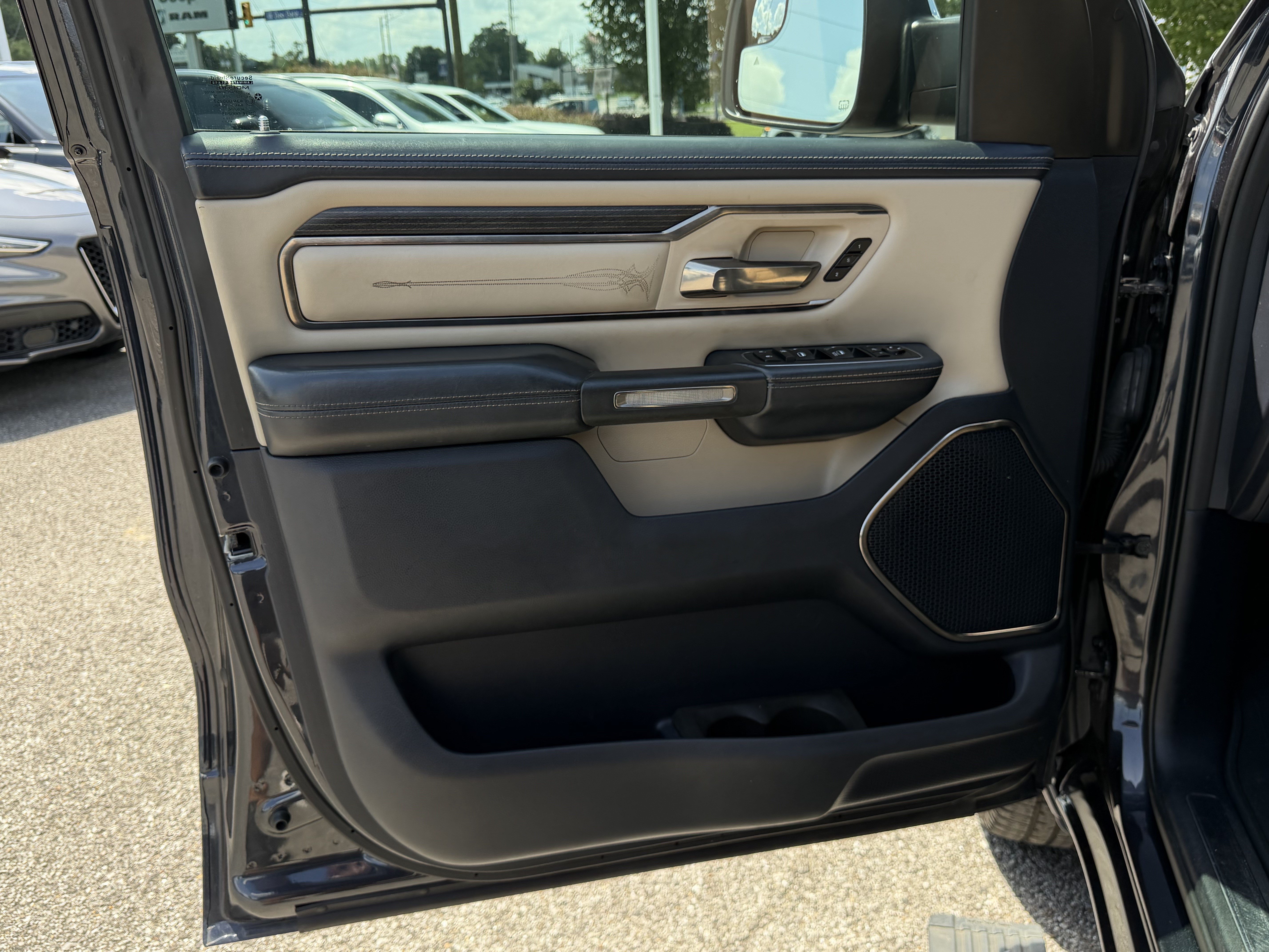 Used 2019 RAM 1500 Limited AWD/4WD image 14