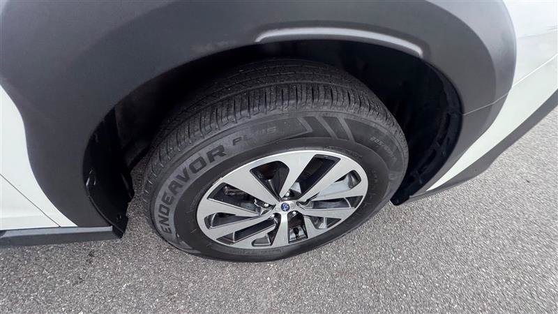 Used 2023 Subaru Outback Premium AWD/4WD image 27