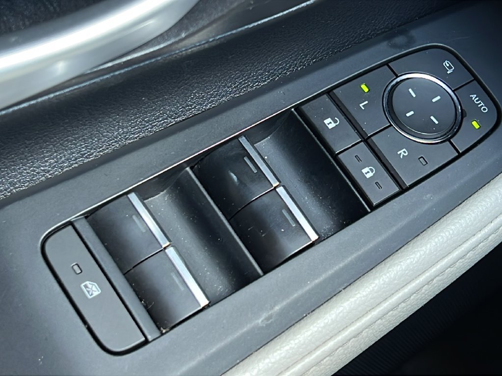 Used 2025 Toyota Grand Highlander AWD image 19