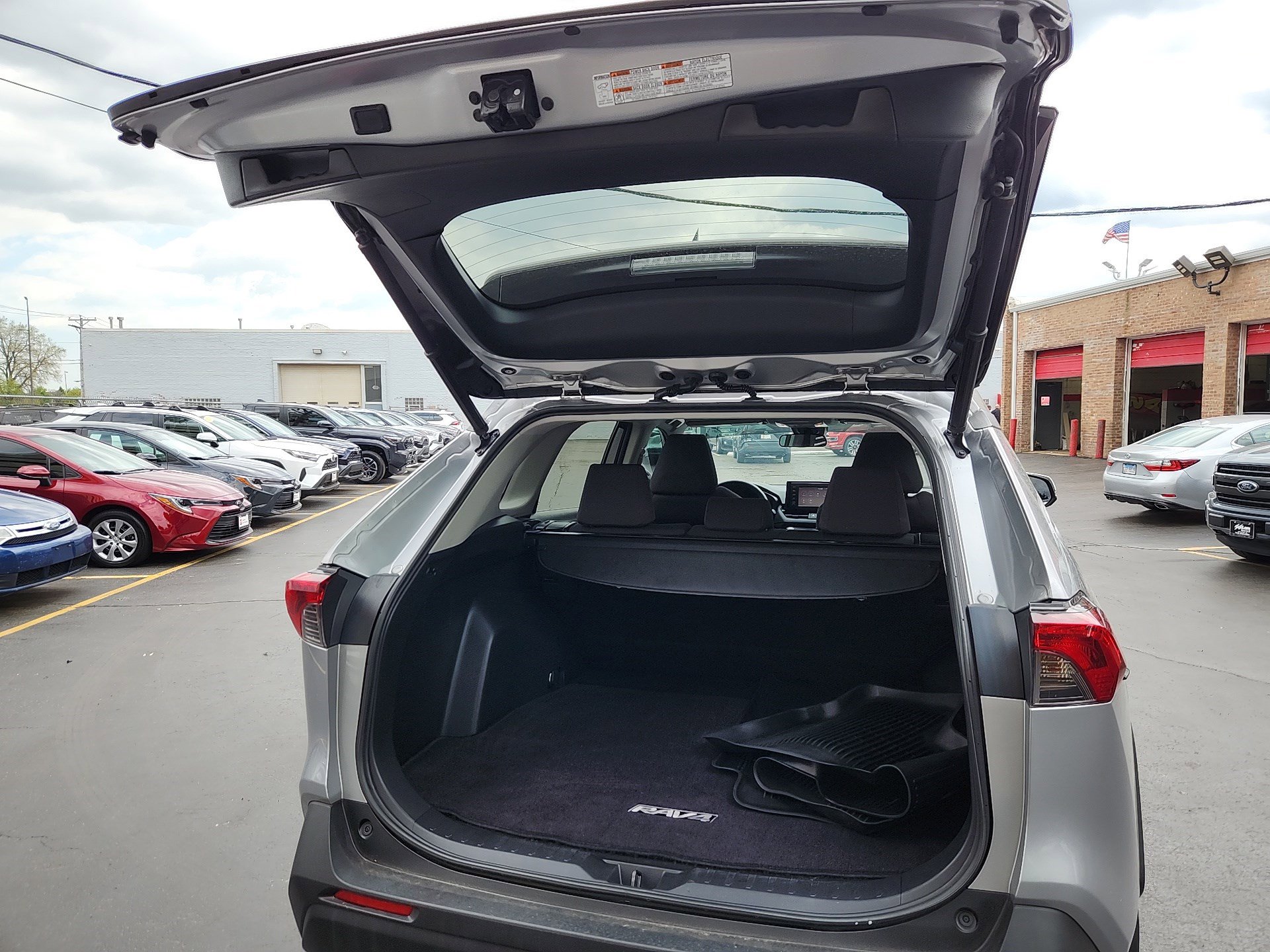 Used 2019 Toyota RAV4 XLE w/ Convenience Package AWD/4WD image 28