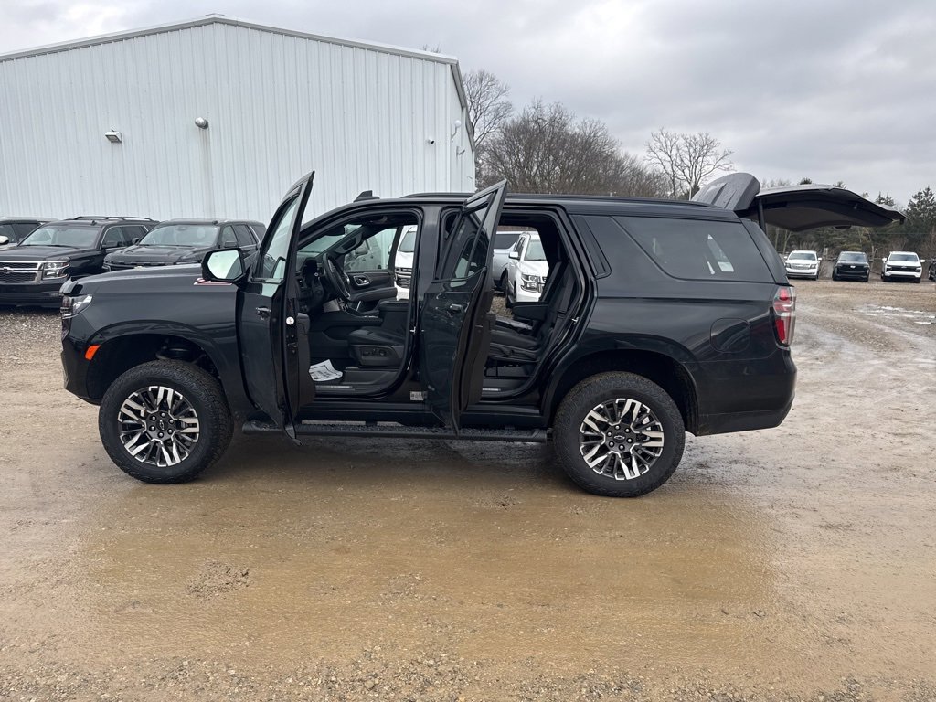 Used 2023 Chevrolet Tahoe Z71 w/ Luxury Package image 32