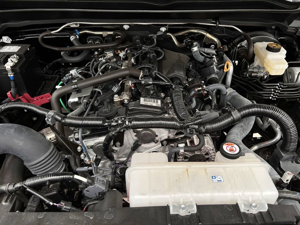 Used 2025 Toyota Tacoma SR5 w/ SR5 Upgrade Package AWD/4WD image 33