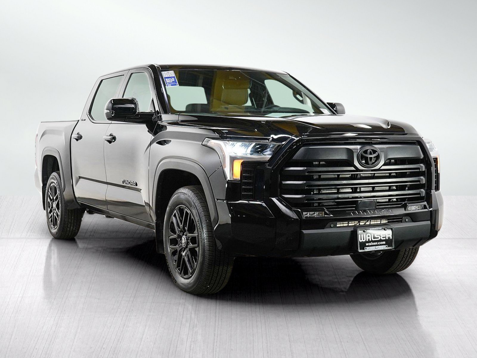 Used 2025 Toyota Tundra Limited AWD/4WD image 9