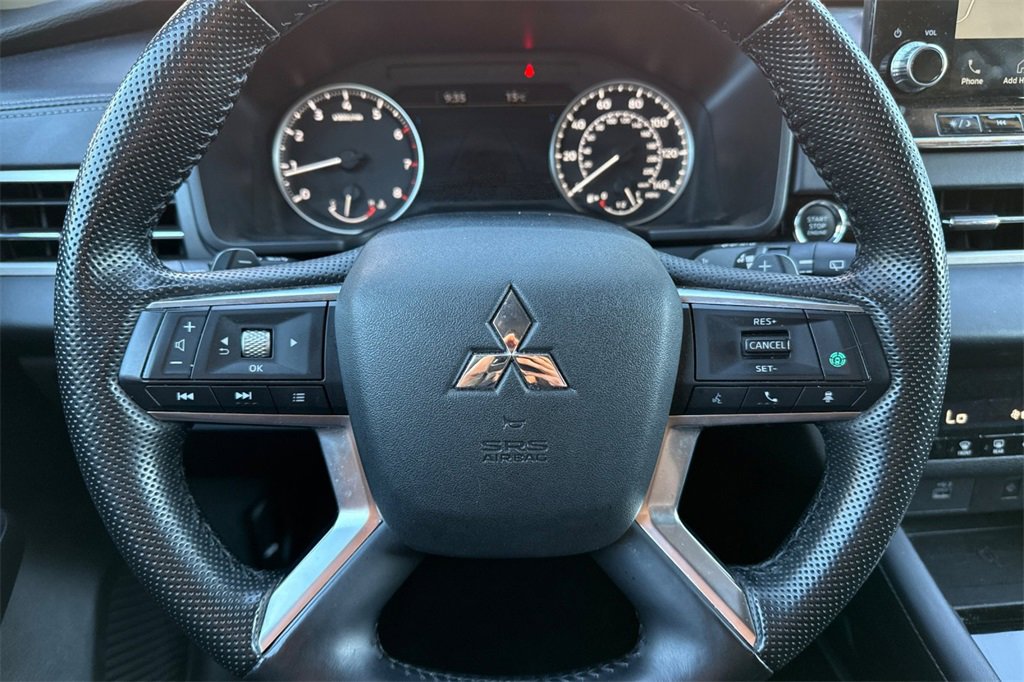 Used 2024 Mitsubishi Outlander FWD image 33
