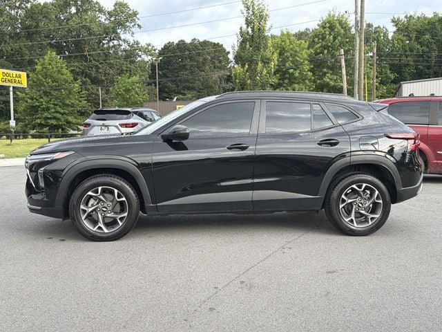 Used 2024 Chevrolet Trax LT FWD image 6