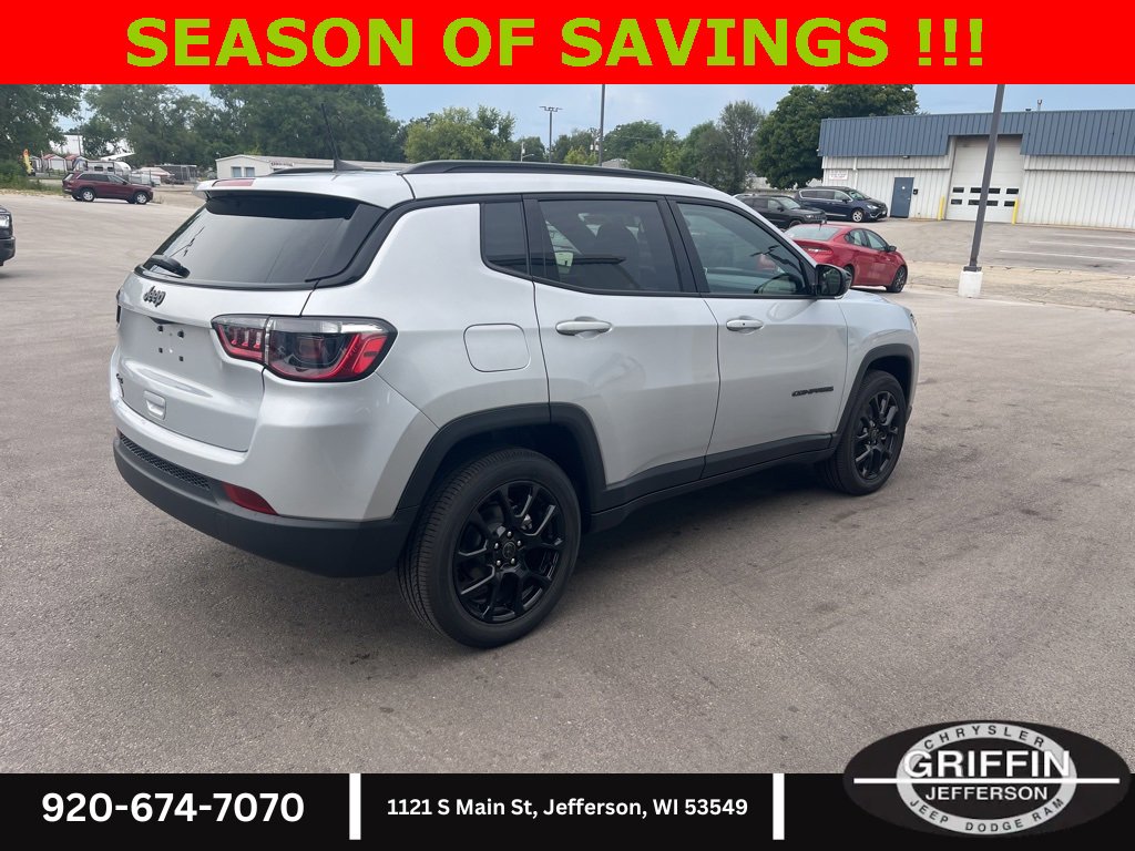 New 2025 Jeep Compass Latitude w/ Sun & Sound Group image 5