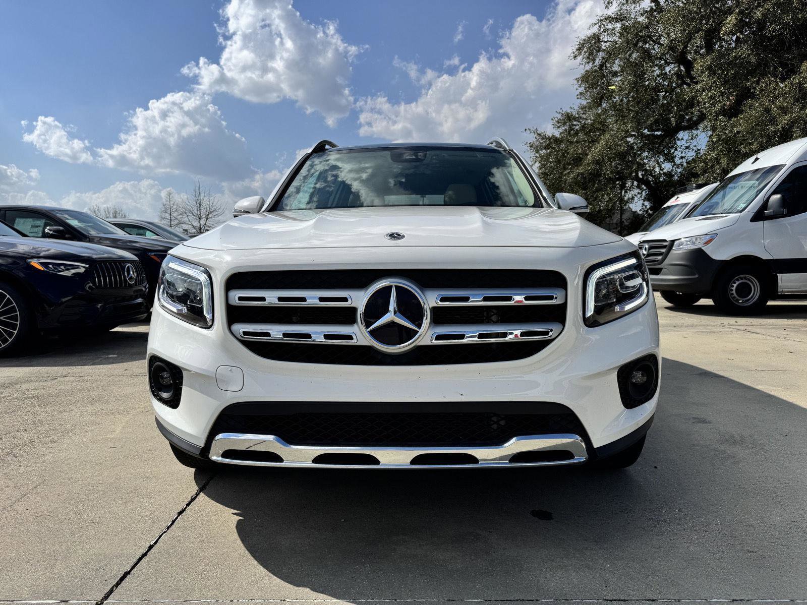 Certified 2022 Mercedes-Benz GLB 250 w/ Premium Package image 2