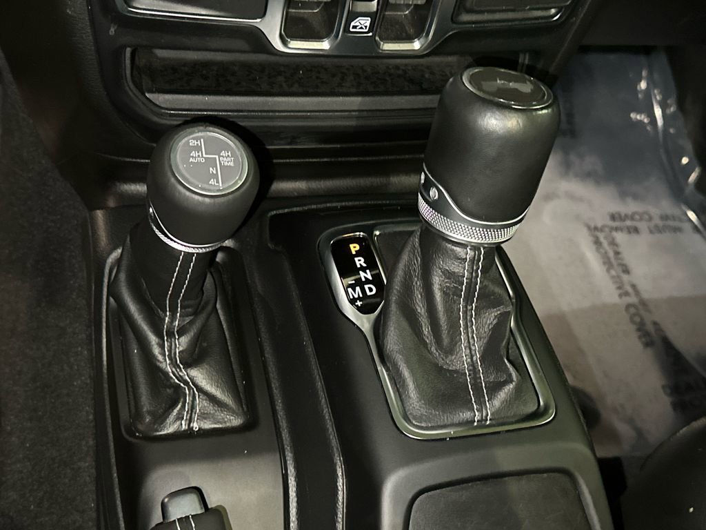 Used 2022 Jeep Wrangler Unlimited Sahara w/ Cold Weather Group image 30