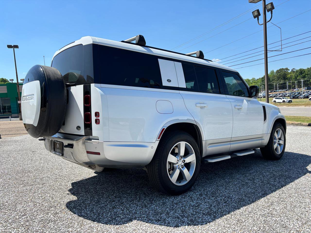Used 2023 Land Rover Defender 130 SE image 44