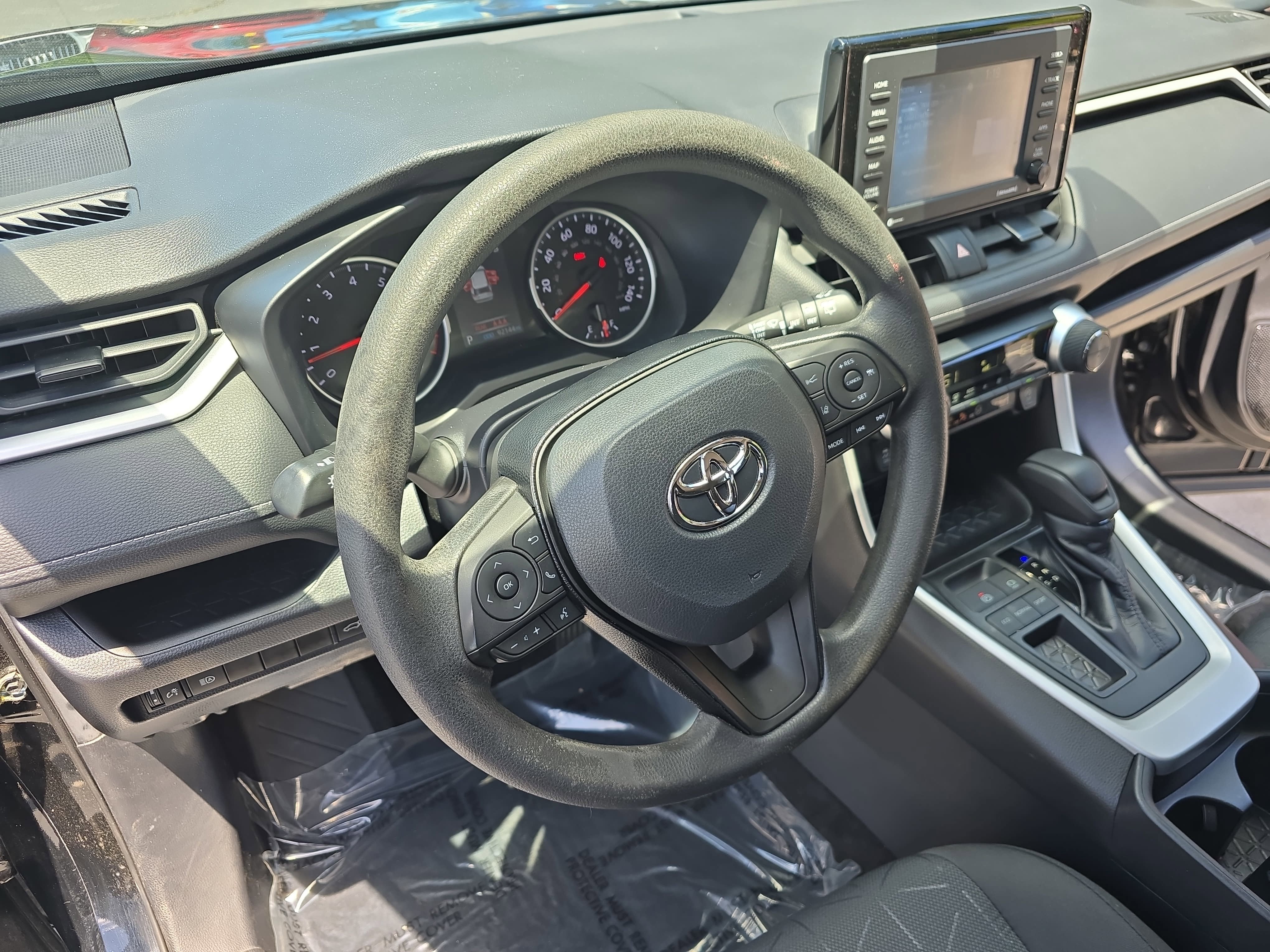 Used 2021 Toyota RAV4 XLE w/ Convenience Package FWD image 15
