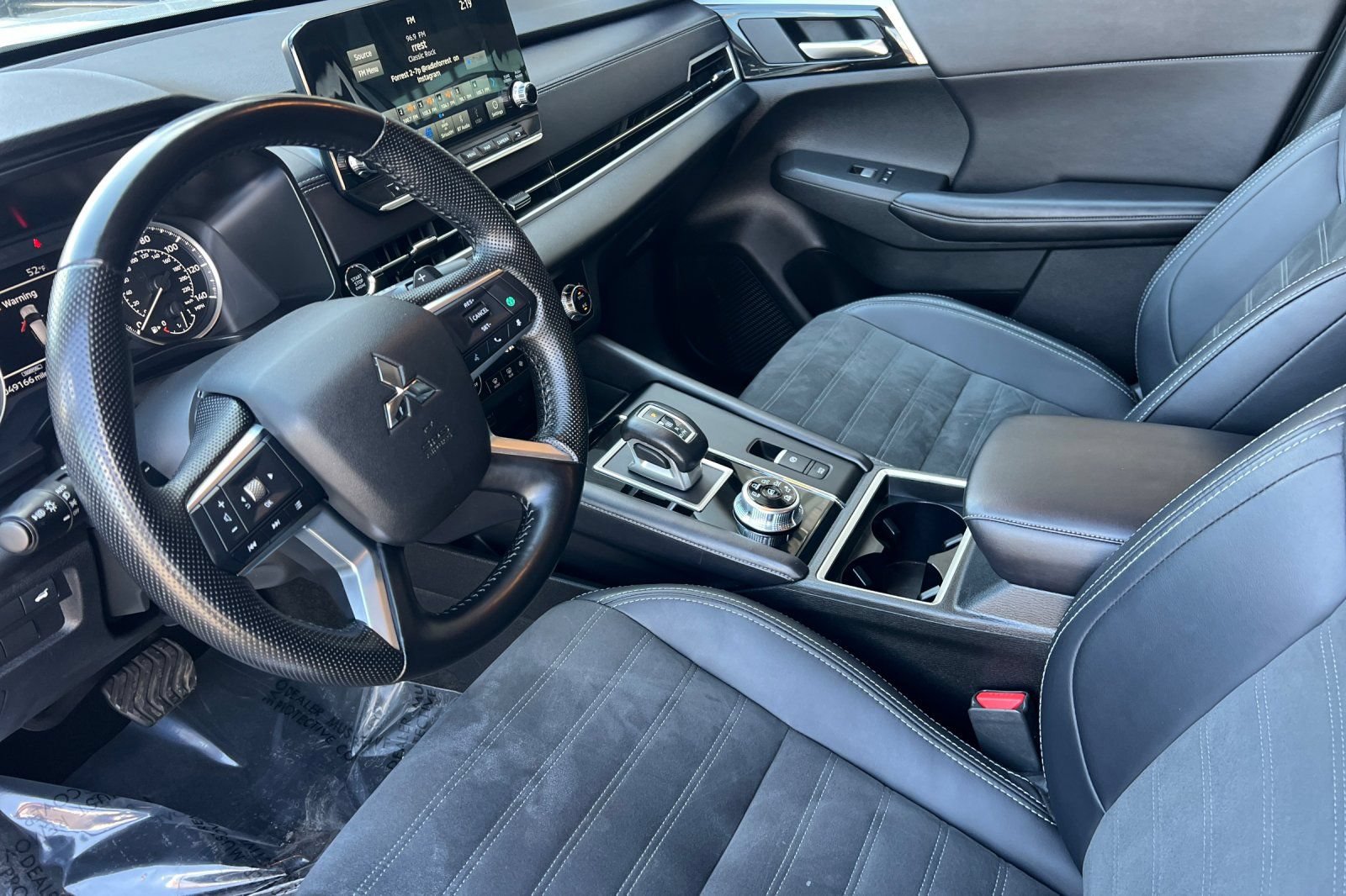 Used 2024 Mitsubishi Outlander SE Black Edition AWD/4WD image 37