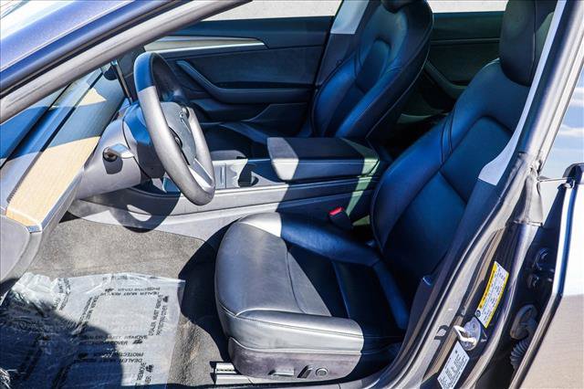 Used 2021 Tesla Model 3 Standard Range Plus image 12